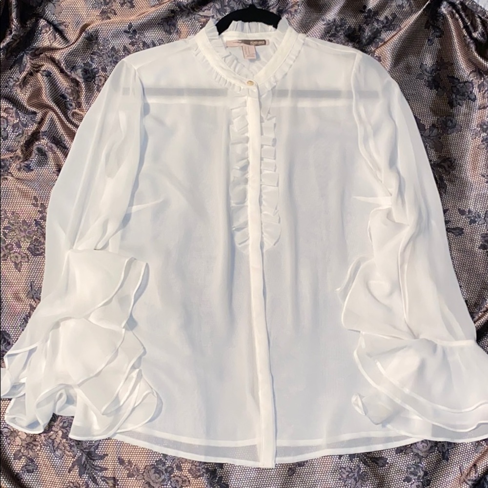NWT Forever 21 cream color top with ruffle sleeves